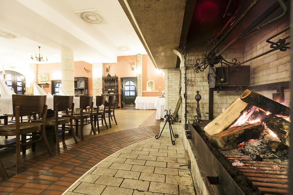 Fort Hotel Warsaw Luaran gambar