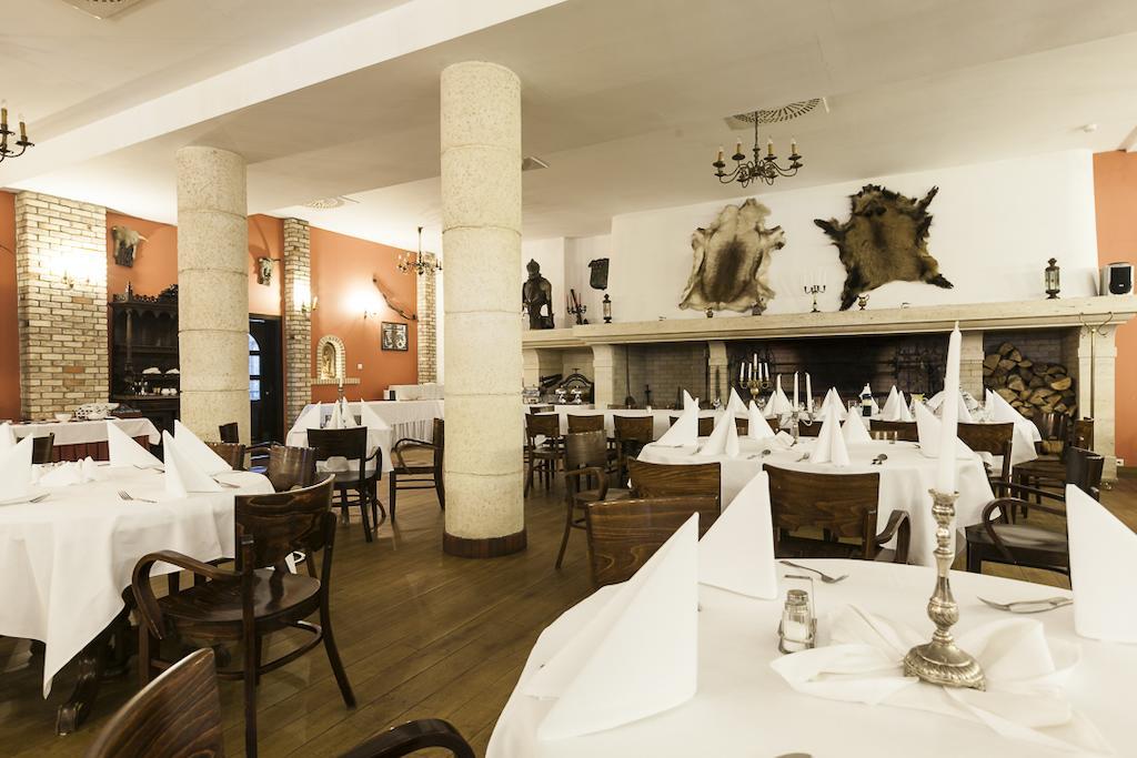 Fort Hotel Warsaw Luaran gambar
