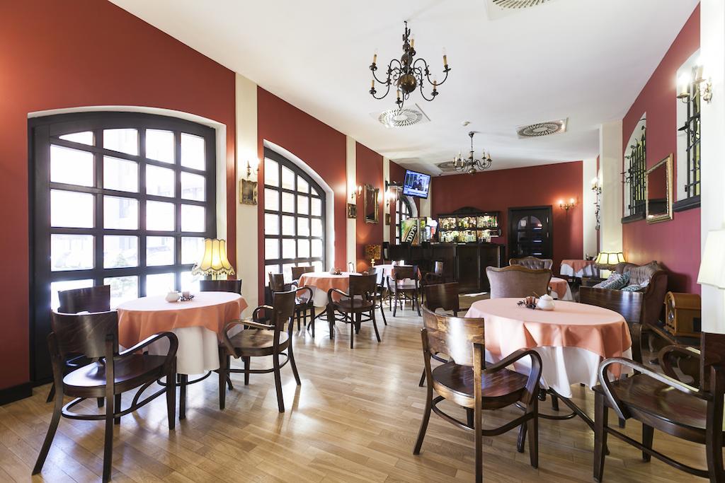 Fort Hotel Warsaw Luaran gambar